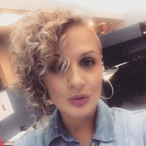 Meet your Posher, Monica